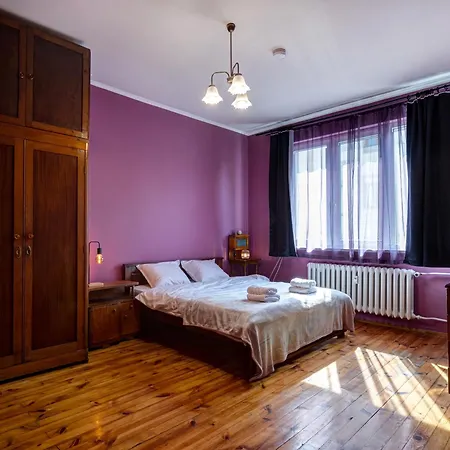Apartment Old *